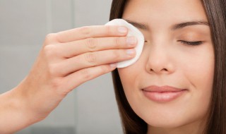卸妆棉的正确使用方法 卸妆棉的三个使用方法