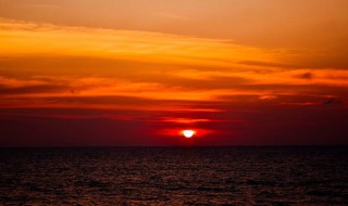 海边落日唯美句子 形容海边日落的诗句