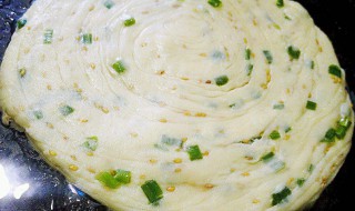 葱油饼的制作方法 葱油饼的制作方法分享