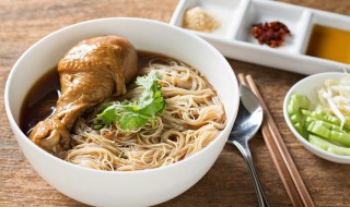 鸡肉蔬菜面如何做 如何做鸡肉蔬菜面