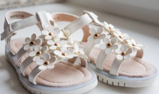 凉鞋清理方法 凉鞋清理方法简述