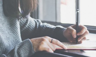 关于月亮的现代诗简短 关于月亮的现代诗简短有哪些