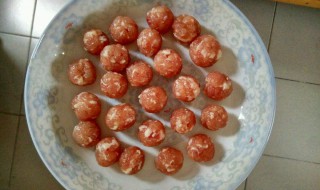 搓肉丸的方法 搓肉丸的方法介绍
