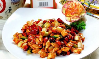 鸡丁怎么做 酱爆鸡丁的做法