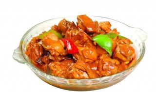 藕丁烧鸡怎么做 如何做莲藕红烧鸡