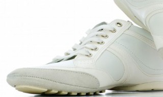 白鞋会发黄的原因 白鞋会发黄的原因是什么