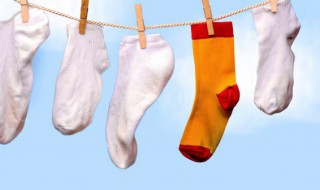 粉色袜子怎么清洗干净 粉色袜子清洗干净的方法