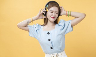 雨打湿我眼眶歌词 雨打湿我眼眶歌词原文