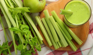 炝花生米芹菜做法 炝花生米芹菜怎么做