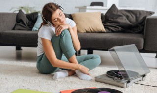 对你的态度很嚣张歌词 对你的态度很嚣张歌曲介绍