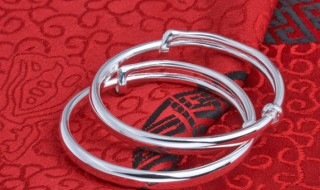 银镯子戴哪个手 银镯子戴左手还是右手