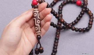 九眼天珠是怎么形成的 西藏九眼天珠是天然的吗