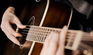 吉他怎么扫弦 方法非常简单