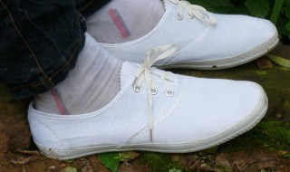 鞋边黄了怎么刷白妙招 鞋边黄了怎么办