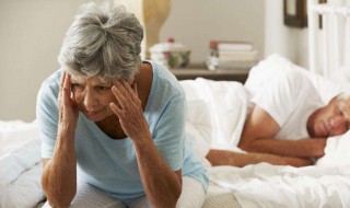 45岁一个月来两次月经怎么办 45岁一个月来两次月经怎么解决