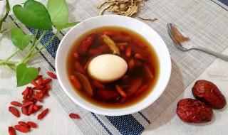 米酒红糖煮鸡蛋功效 红糖糯米酒煮鸡蛋有什么功效
