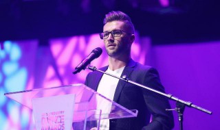 唱歌咬字训练口诀 咬字要领