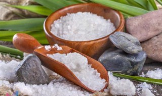 一斤水加一斤盐有多重 一斤盐加一斤水重量是多少