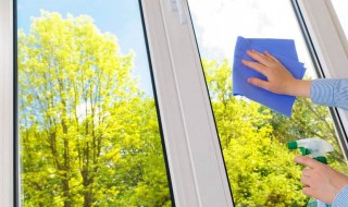 用什么擦玻璃干净 应该用什么擦