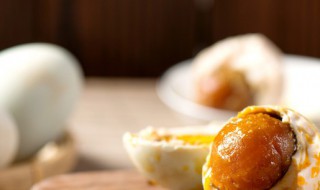 咸鸭蛋灌肉怎么做 咸鸭蛋灌肉的做法简述