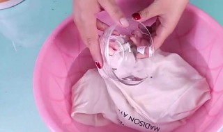 发霉的衣服怎么洗 怎么洗发霉的衣服