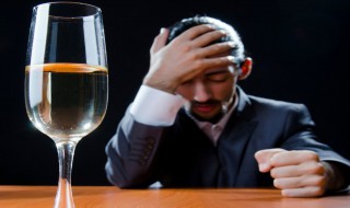 香槟怎么喝 如何正确喝香槟