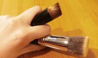 粉底刷怎么用 怎么用粉底刷