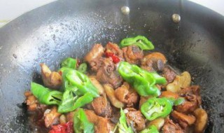 菱角烧鸡怎么做 烧鸡的做法介绍