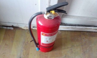 干粉灭火器应该如何正确使用 如何正确使用干粉灭火器