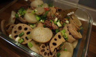 莲藕和牛腩如何做 莲藕炖牛腩的做法