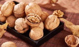 剥青皮核桃手黑怎么办 剥青皮核桃手黑的解决方法