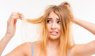 头发一天一洗还是油 头发出油怎么办