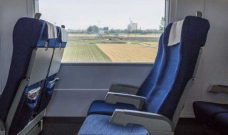 动车c座靠窗吗 动车c座在哪