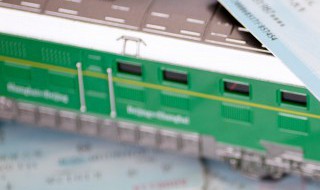 硬卧火车可以接插排么 硬卧火车是否有接插排