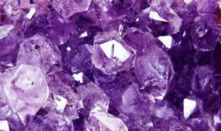 紫色的石头是什么石头 紫色的石头是宝石吗