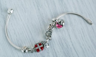 手链怎么清洗干净不是纯银 手链清洗方法