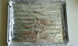 铝箔纸用哪一面 铝箔纸的用法