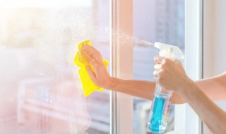 门窗玻璃怎么清洗最干净 玻璃窗怎样洗才能干净