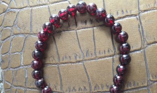 怎样简单鉴别石榴石的真假和优劣 鉴别石榴石的真假和优劣方法