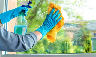 塑钢窗粘的包装胶带怎样清理 如何清理塑钢窗粘的包装胶带