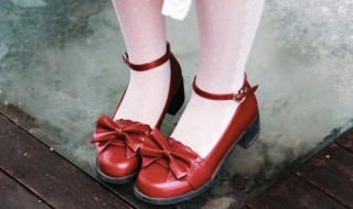 夏天了不穿的皮鞋怎样清理 如何清理皮鞋