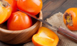 吃了没熟的柿子会中毒吗 没熟的柿子吃了有毒吗