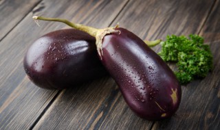 为什么有的茄子切开后不发黑 茄子切开后不发黑的做法