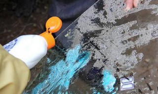 如何清除玻璃上的水泥 两种方法供你选择