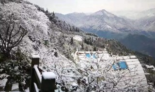 雪的七律诗 道满诗情画意