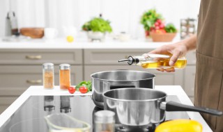 冰箱冷冻的热油能吃吗 食用油可以放冰箱内冷冻吗