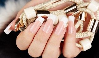 淡色美甲怎么做 浅色要怎么涂才能更均匀好看