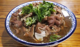 大锅卤煮制作方法 这样做的卤煮最正宗