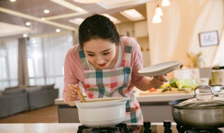 虾滑菌汤制作方法 自己做菌菇虾滑汤的方法