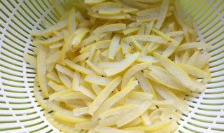 冰糖柚子皮如何做 冰糖柚子皮怎么做